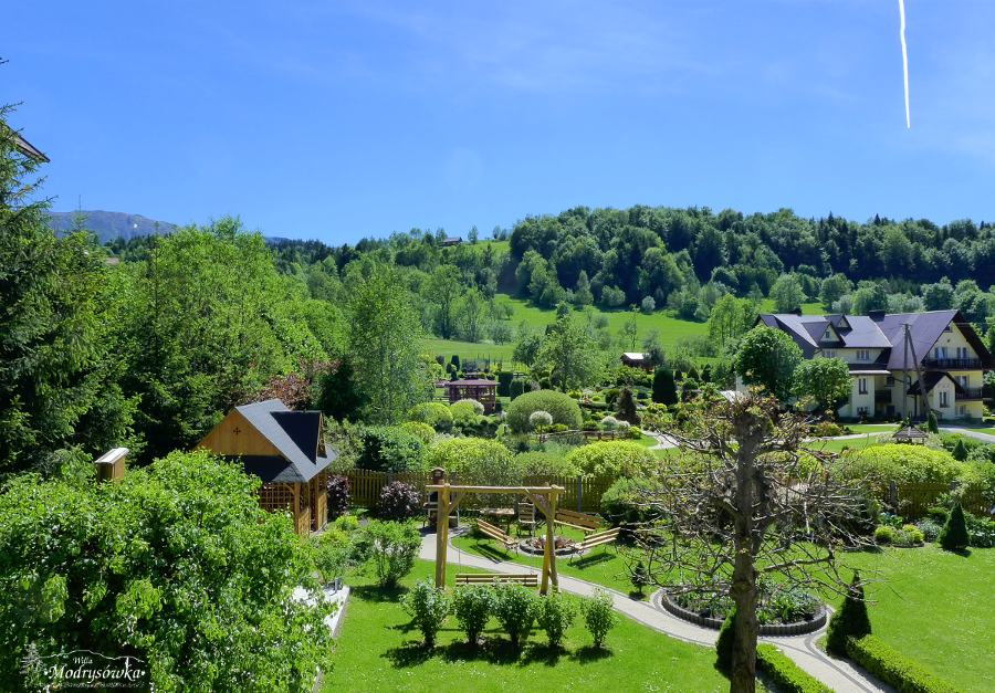 Widok z balkonu pokoj niebieski w Zawoi